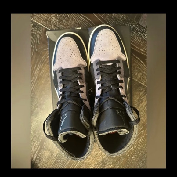 Air Jordan 1 -Mid Top with original box - Picture 3 of 3